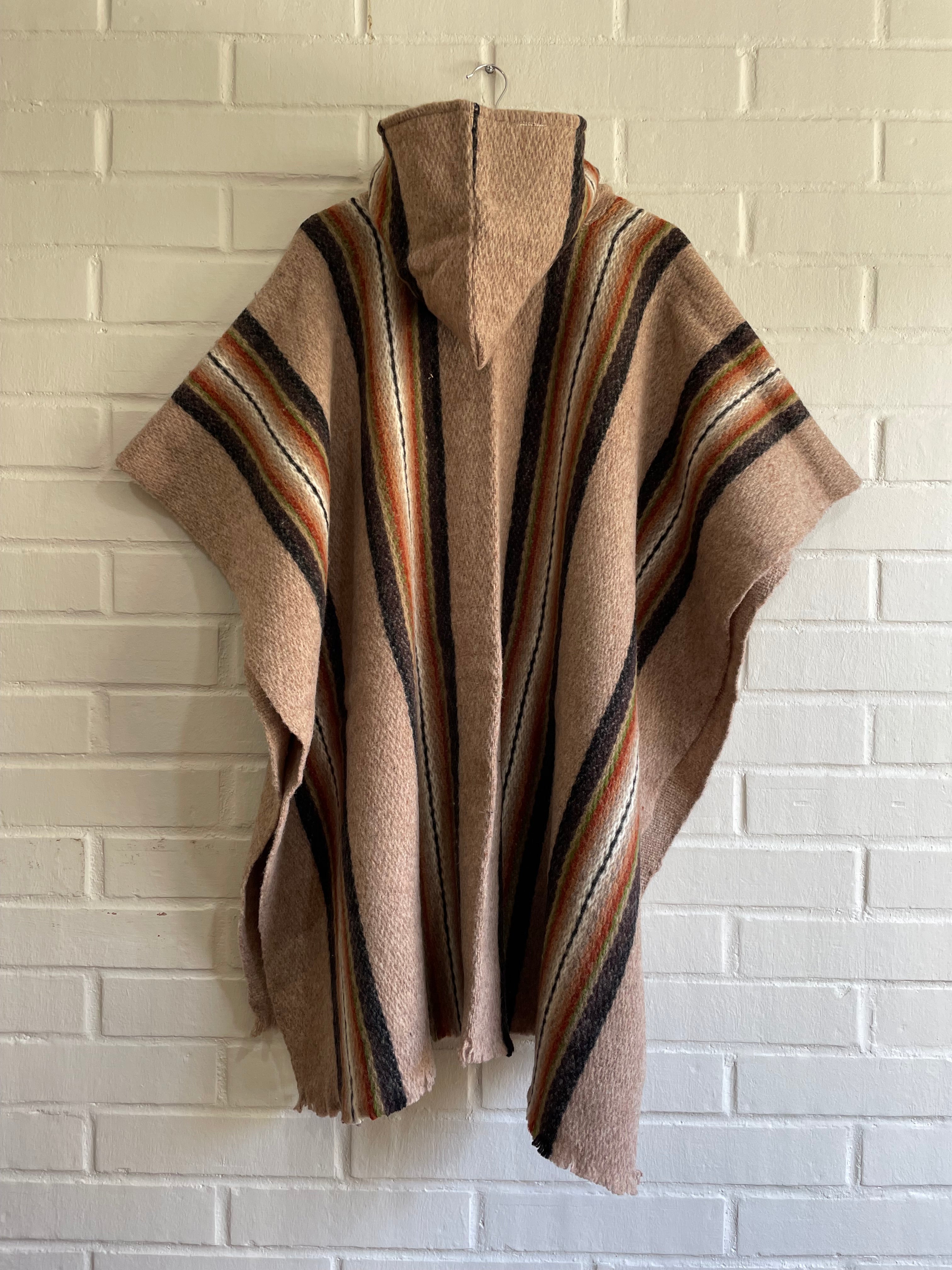 PONCHO DE OVEJA “TRES TIERRAS”