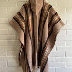 PONCHO DE OVEJA “TRES TIERRAS”