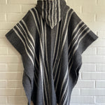 PONCHO DE OVEJA “GRIS CORDILLERA”