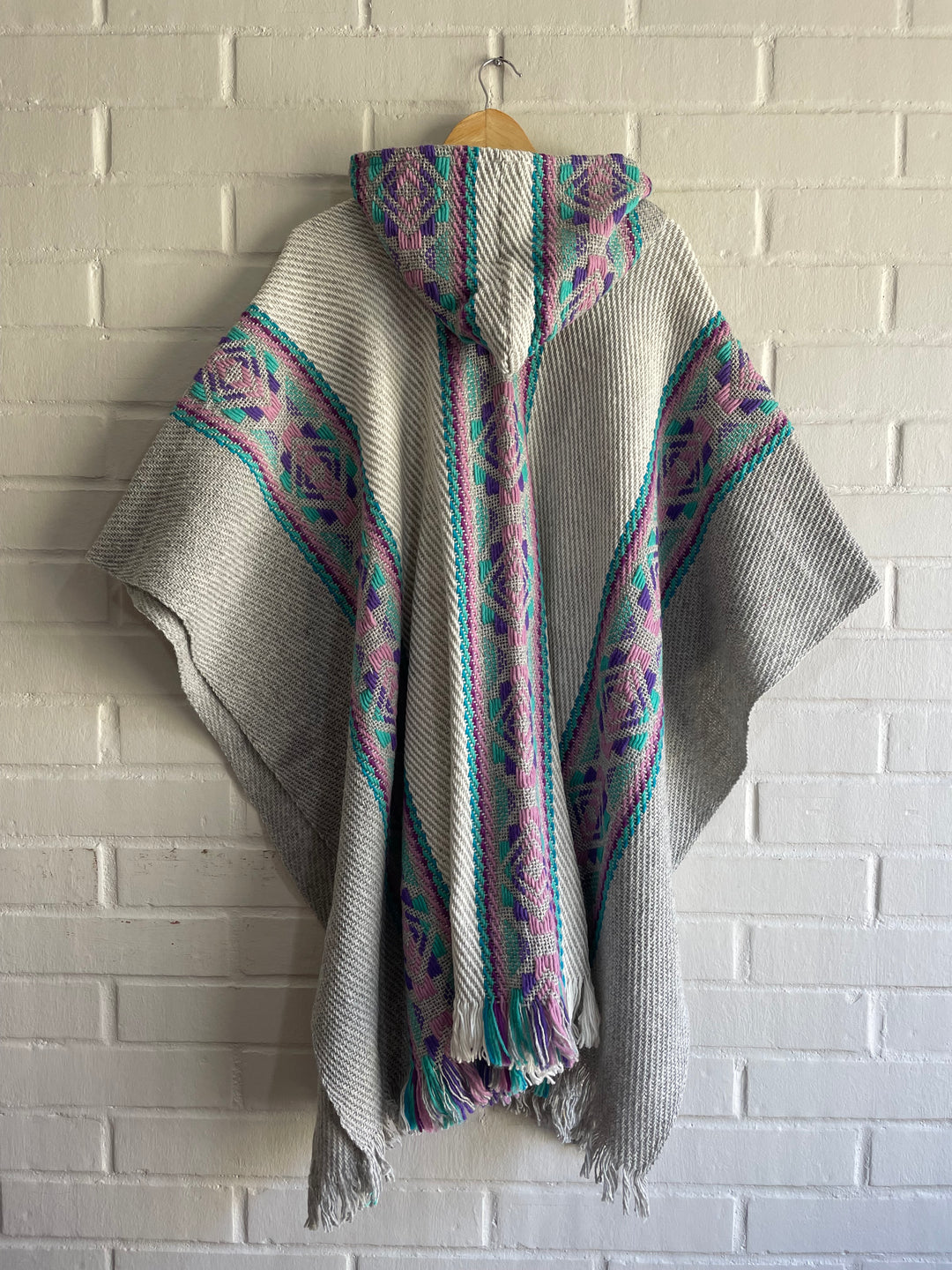 PONCHO DE OVEJA “CARICIAS FRÍAS”