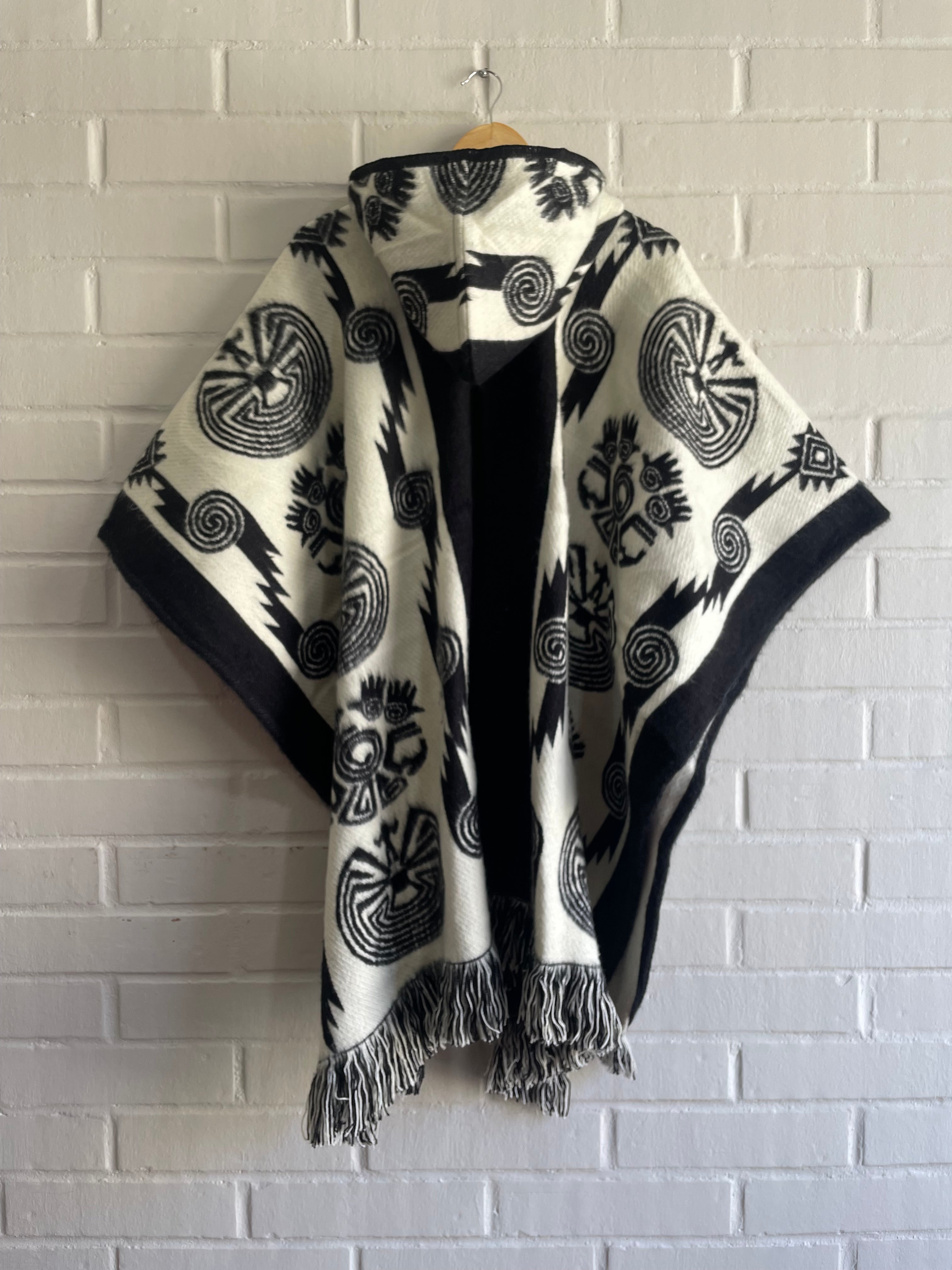 PONCHO CACIQUE CEREMONIAL