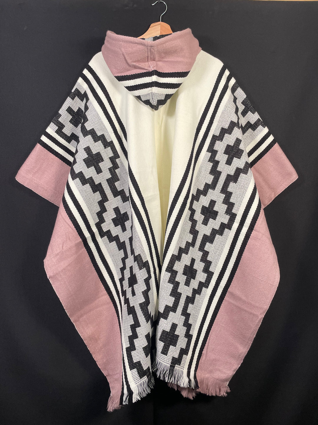 PONCHO ARAUCANO DE ALPACA “ROSA ANDINA”