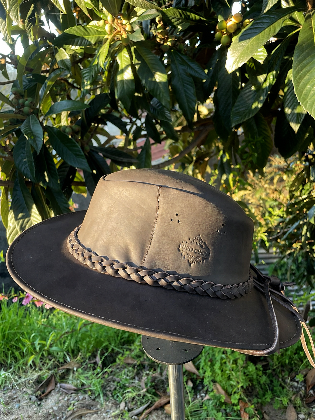 SOMBRERO DE CUERO AÑEJADO