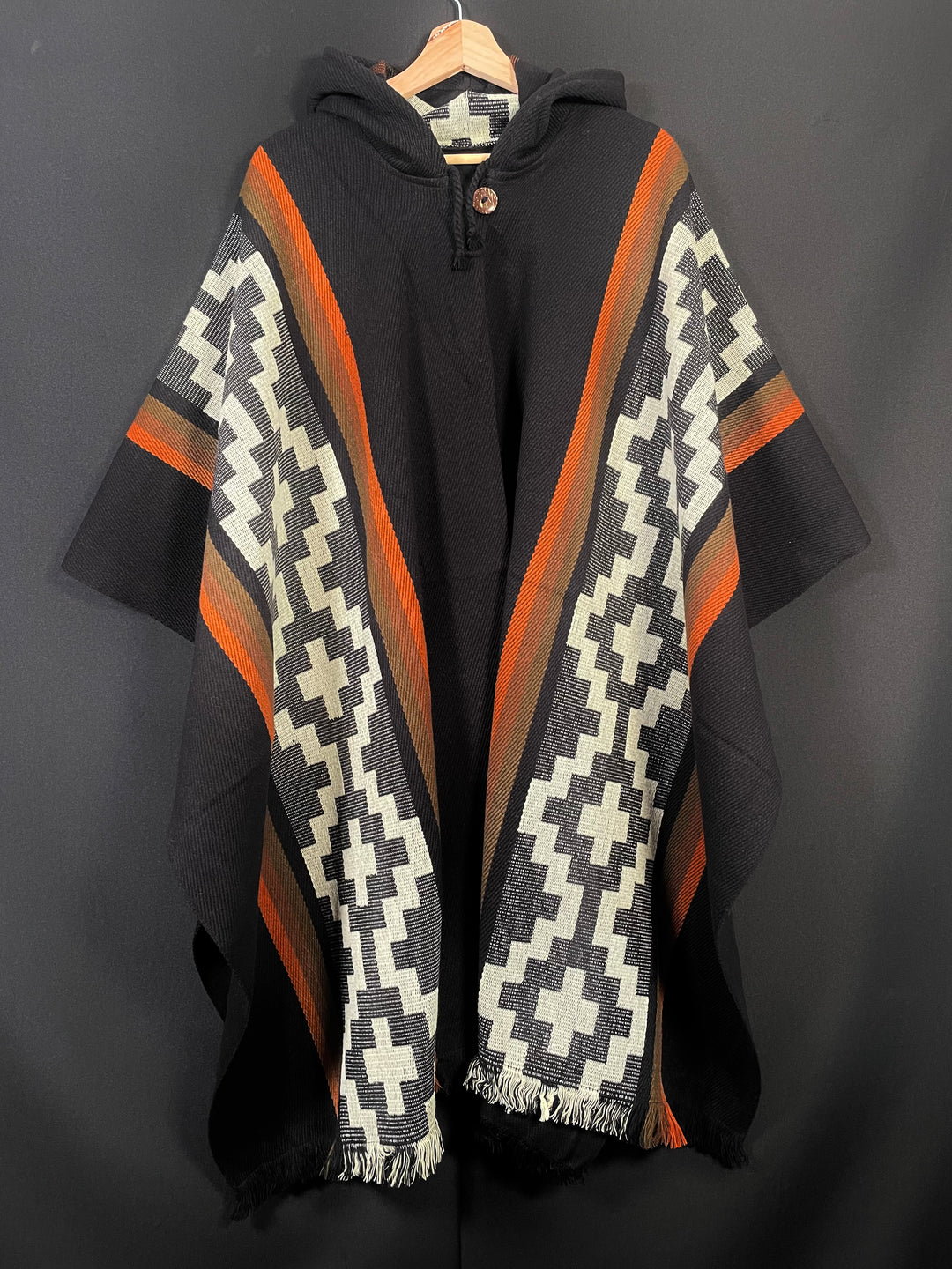 PONCHO ARAUCANO DE ALPACA “NGEN”