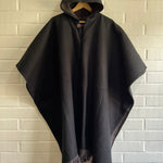 PONCHO REVERSIBLE DE ALPACA “NEGRO/MARRON”