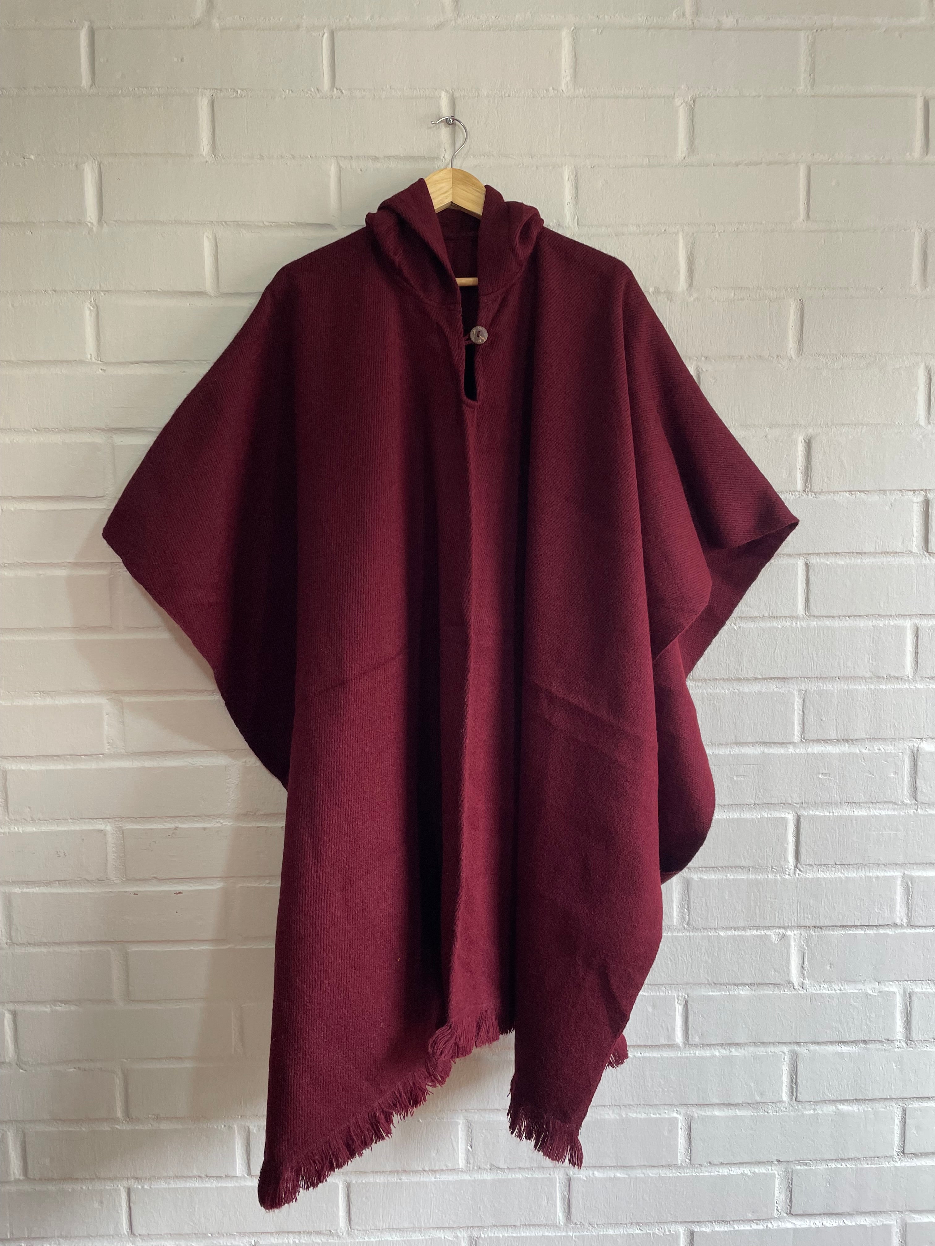 PONCHO DE ALPACA BORGOÑO