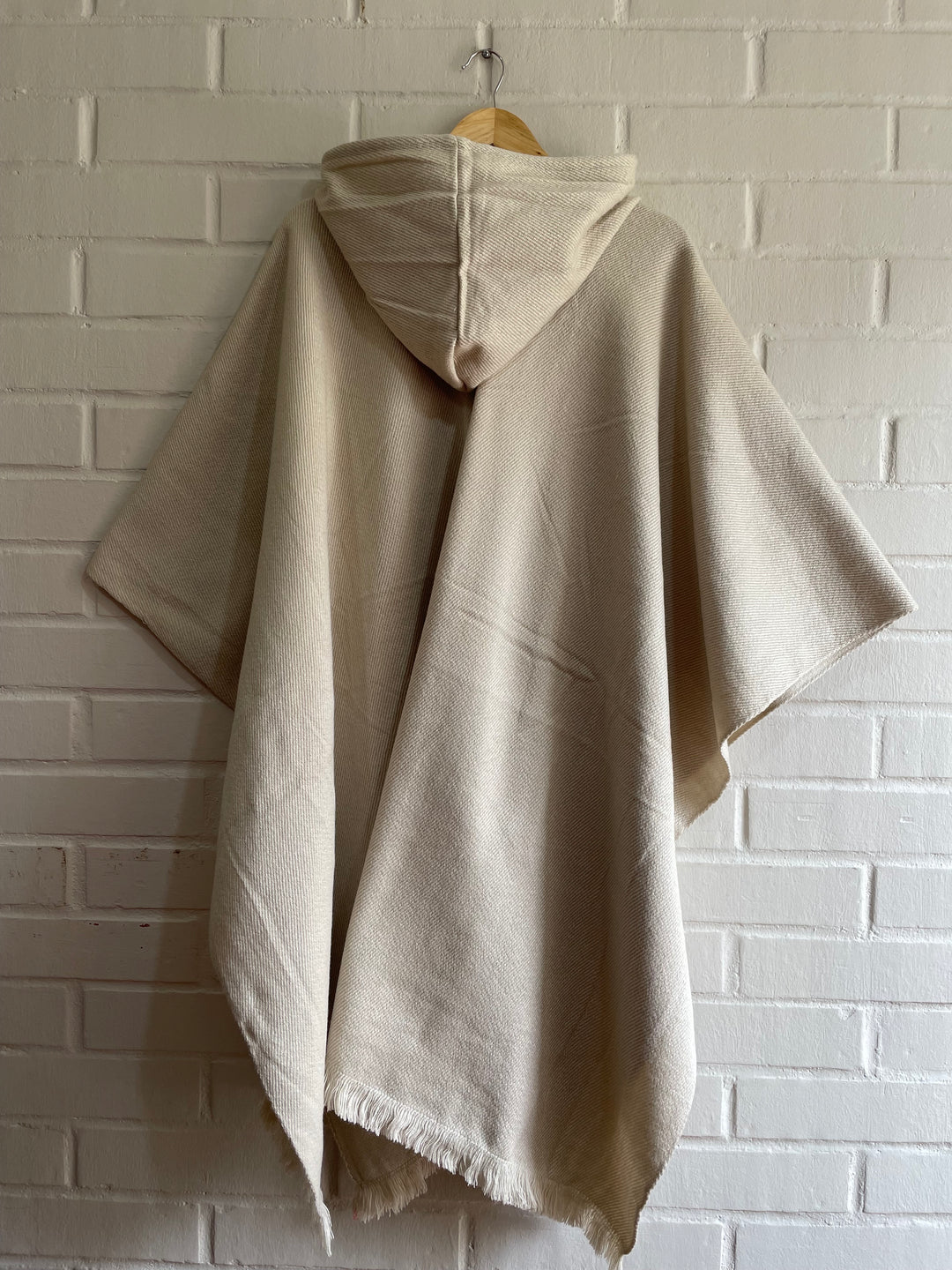 PONCHO DE ALPACA “BRUMA ANDINA”