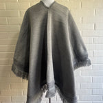 RUANA GRIS GRAFITO