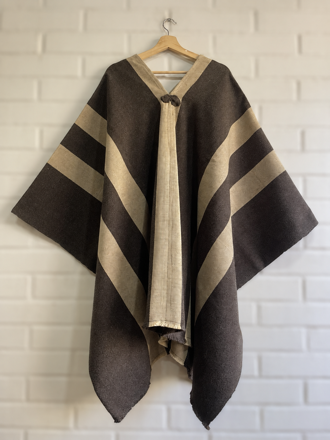 PONCHO DEL VALLE ESTIRPE l ALPACA Y LANA PREMIUM