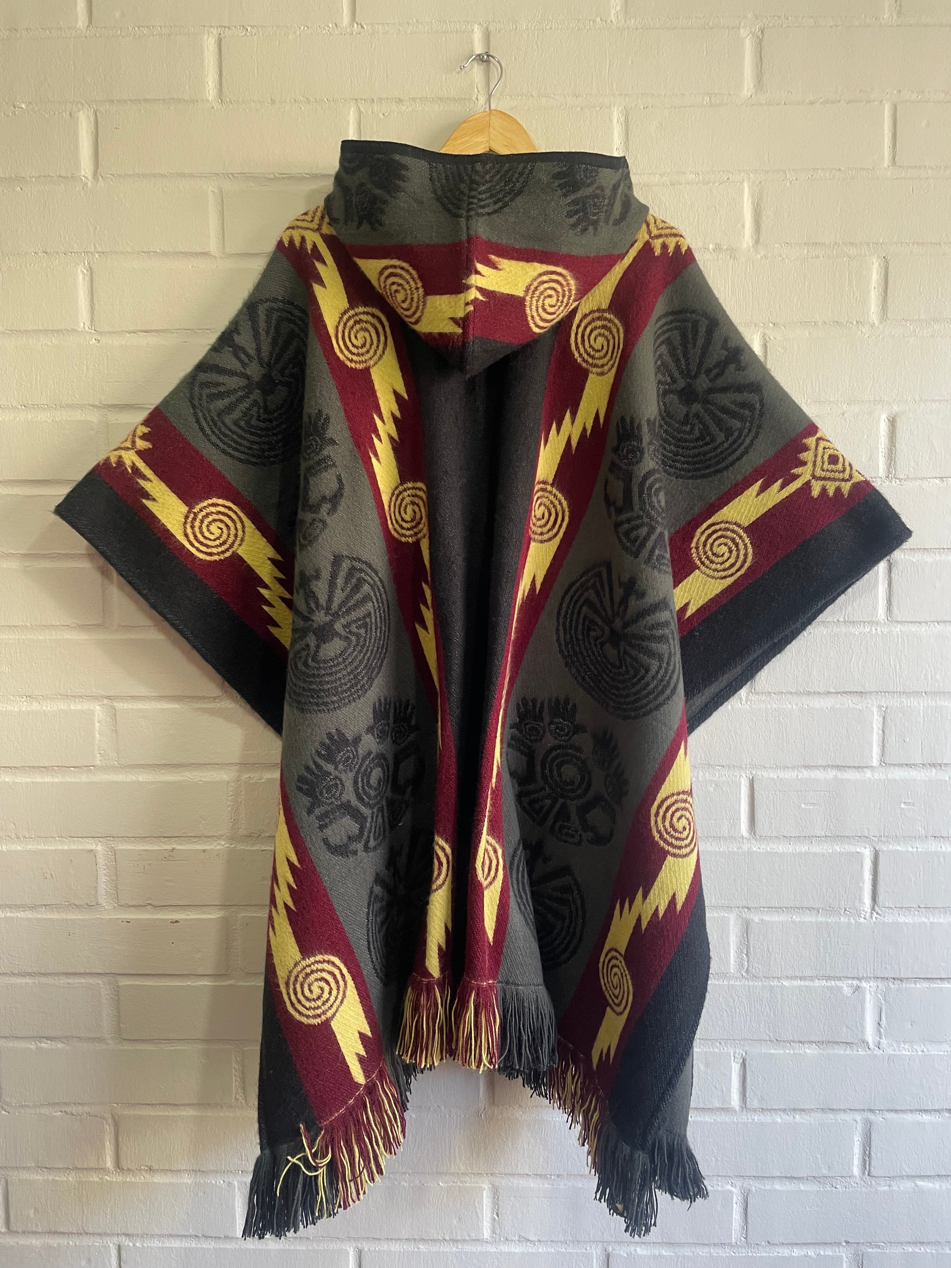 PONCHO CACIQUE GUERRERO DE LA MONTAÑA