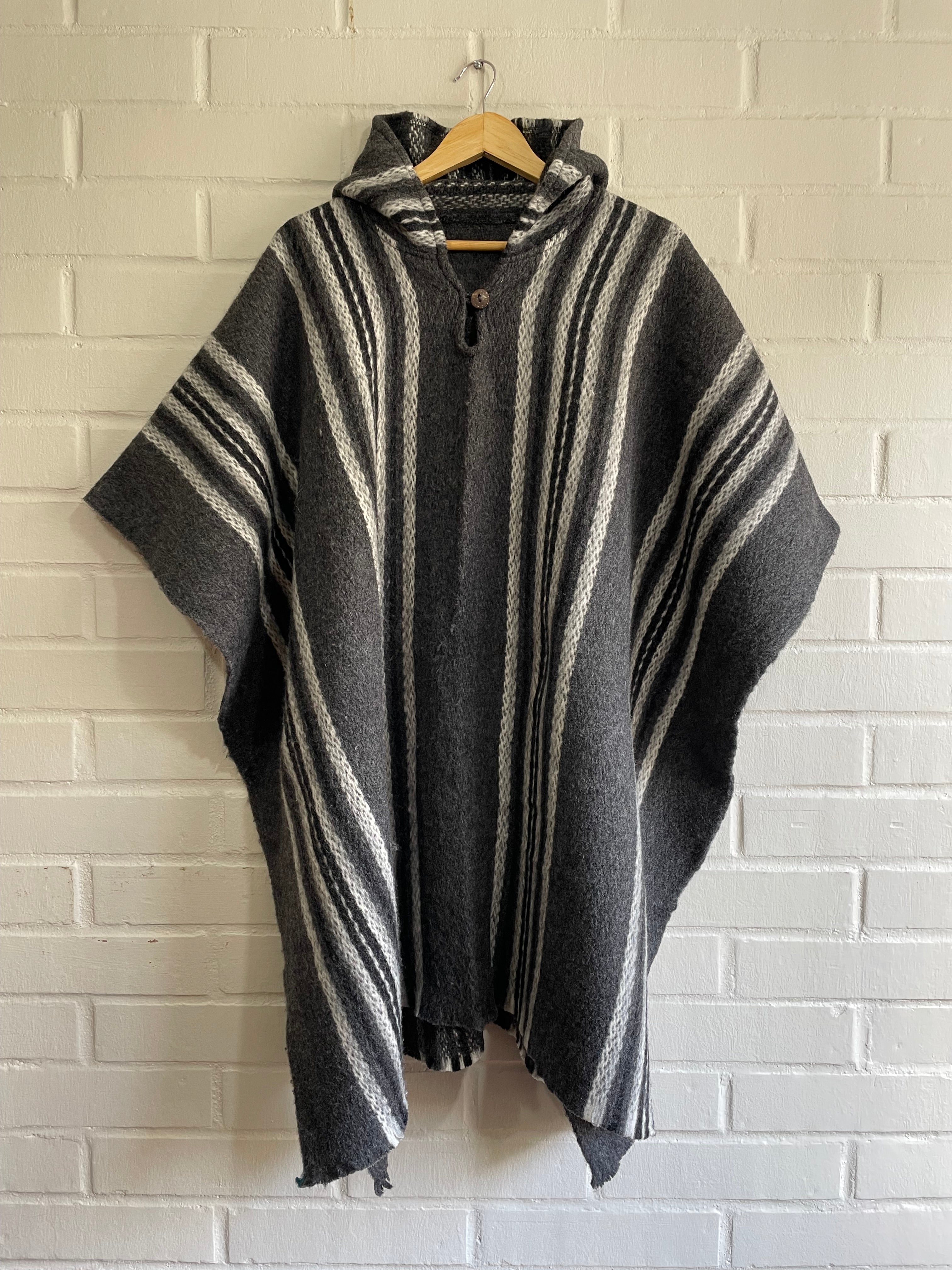 PONCHO DE OVEJA “GRIS CORDILLERA”