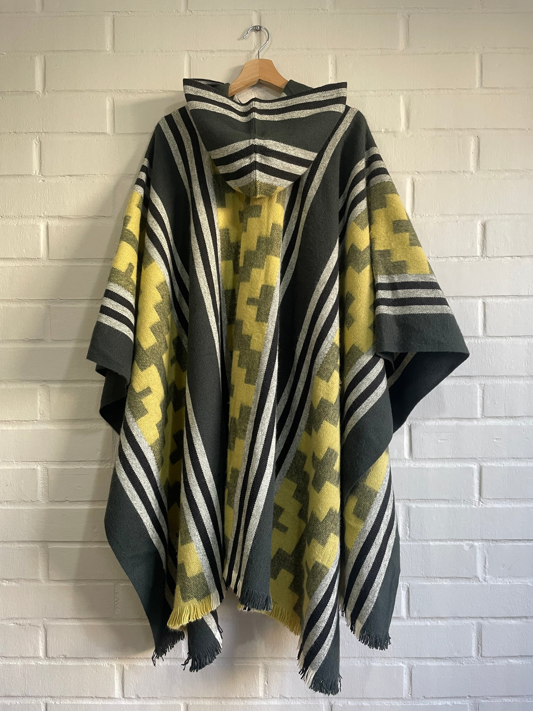 PONCHO ANDINO MODERNO