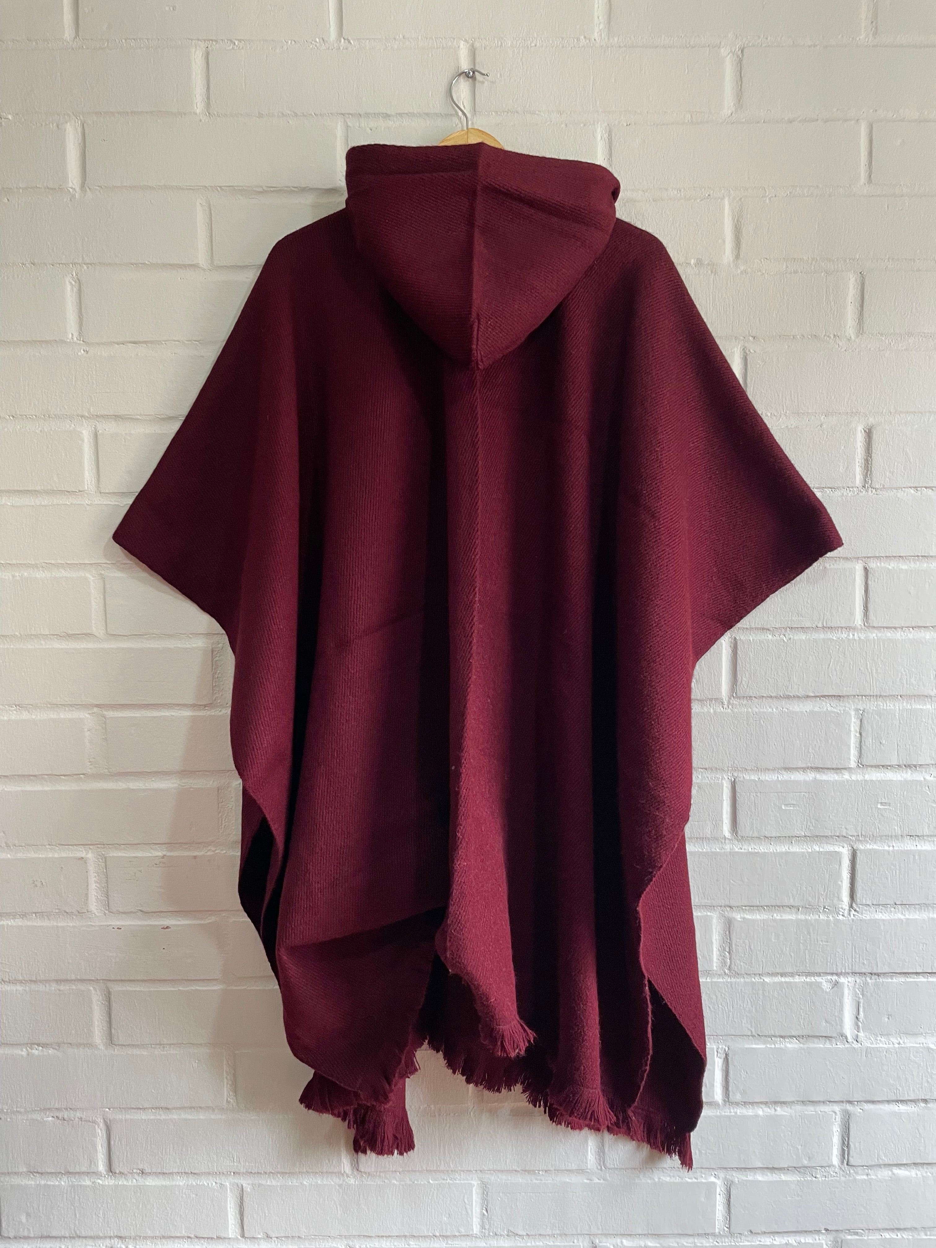 PONCHO DE ALPACA BORGOÑO