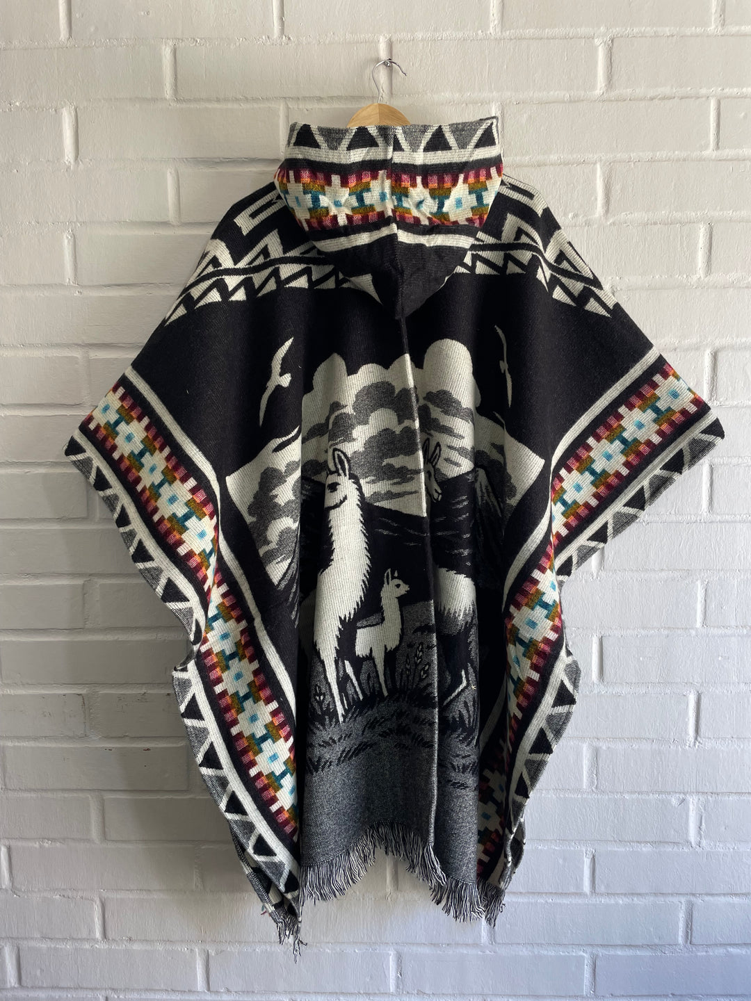 PONCHO DISEÑO ALPACA