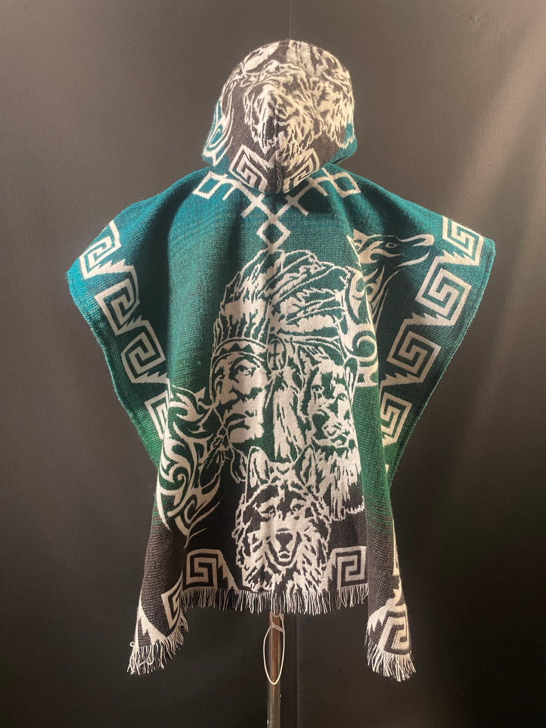 PONCHO DE ALPACA "EL INDIO CON SU LOBO” TALLA 6