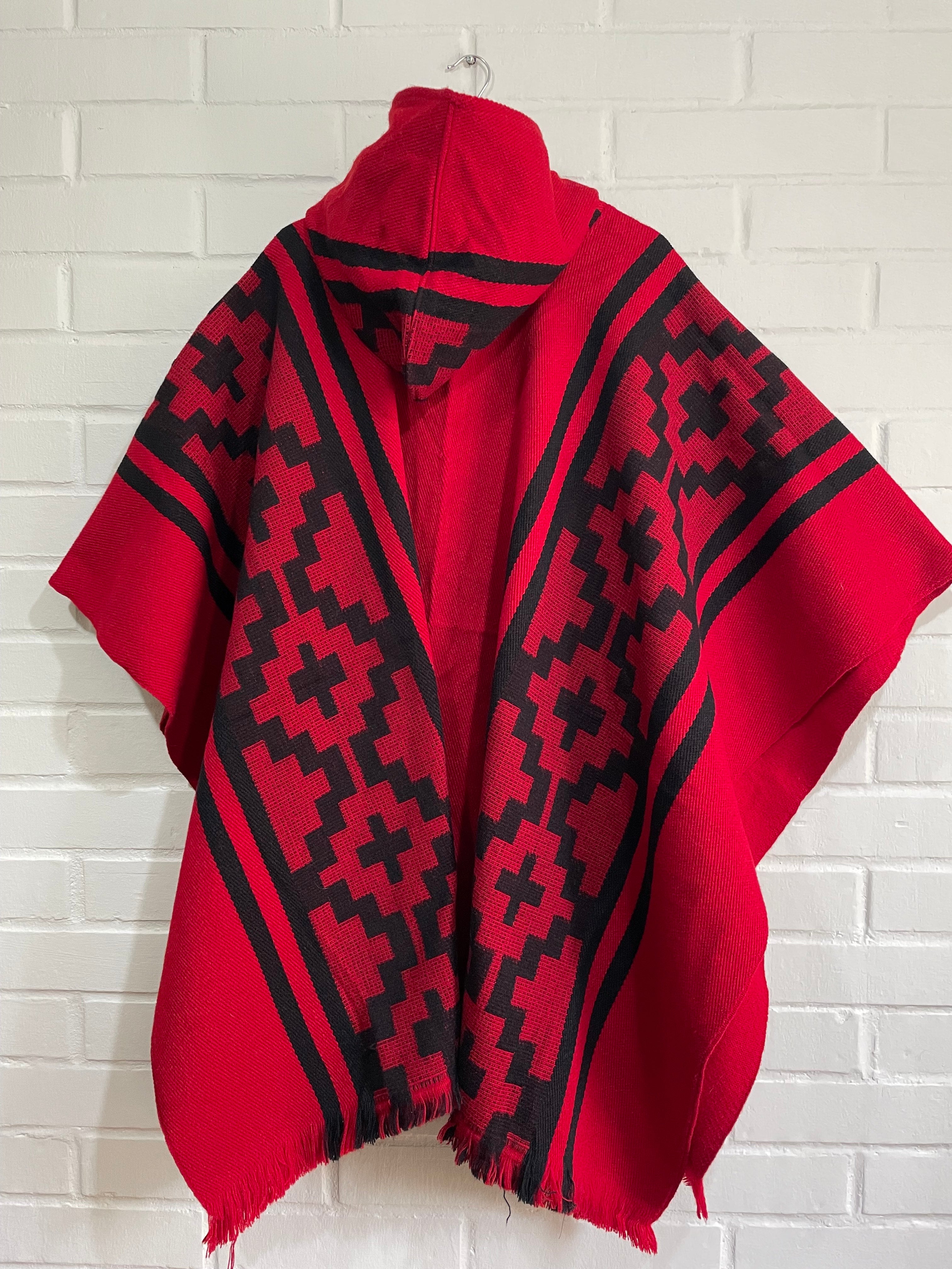 PONCHO ARAUCANO FUEGO ANCESTRAL