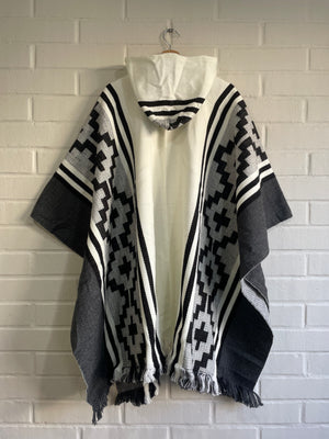 PONCHO ARAUCANO NIRE BLANCO