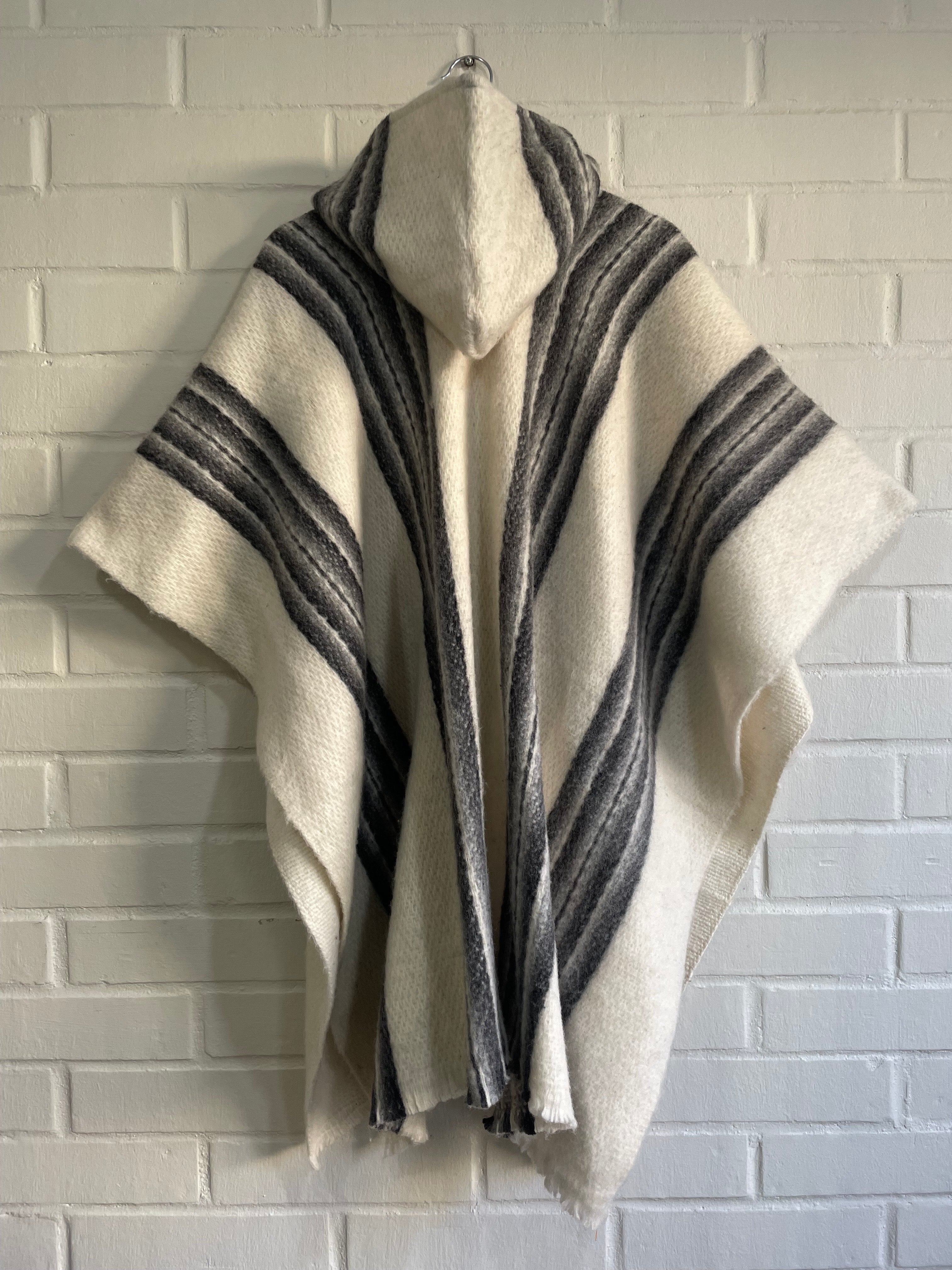 PONCHO DE OVEJA RIO DEL INVIERNO
