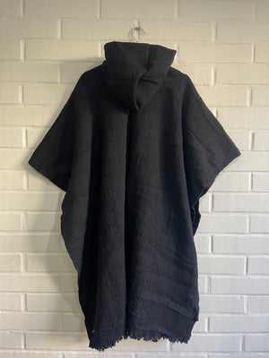 PONCHO DE OVEJA SOMBRA AUSTRAL