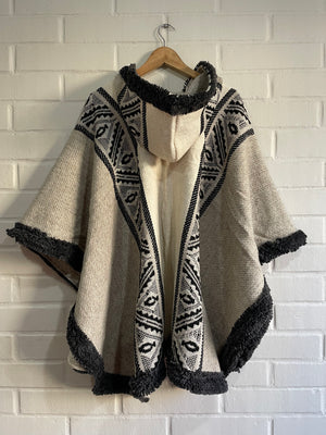 PONCHO LINDEZA OVEJA