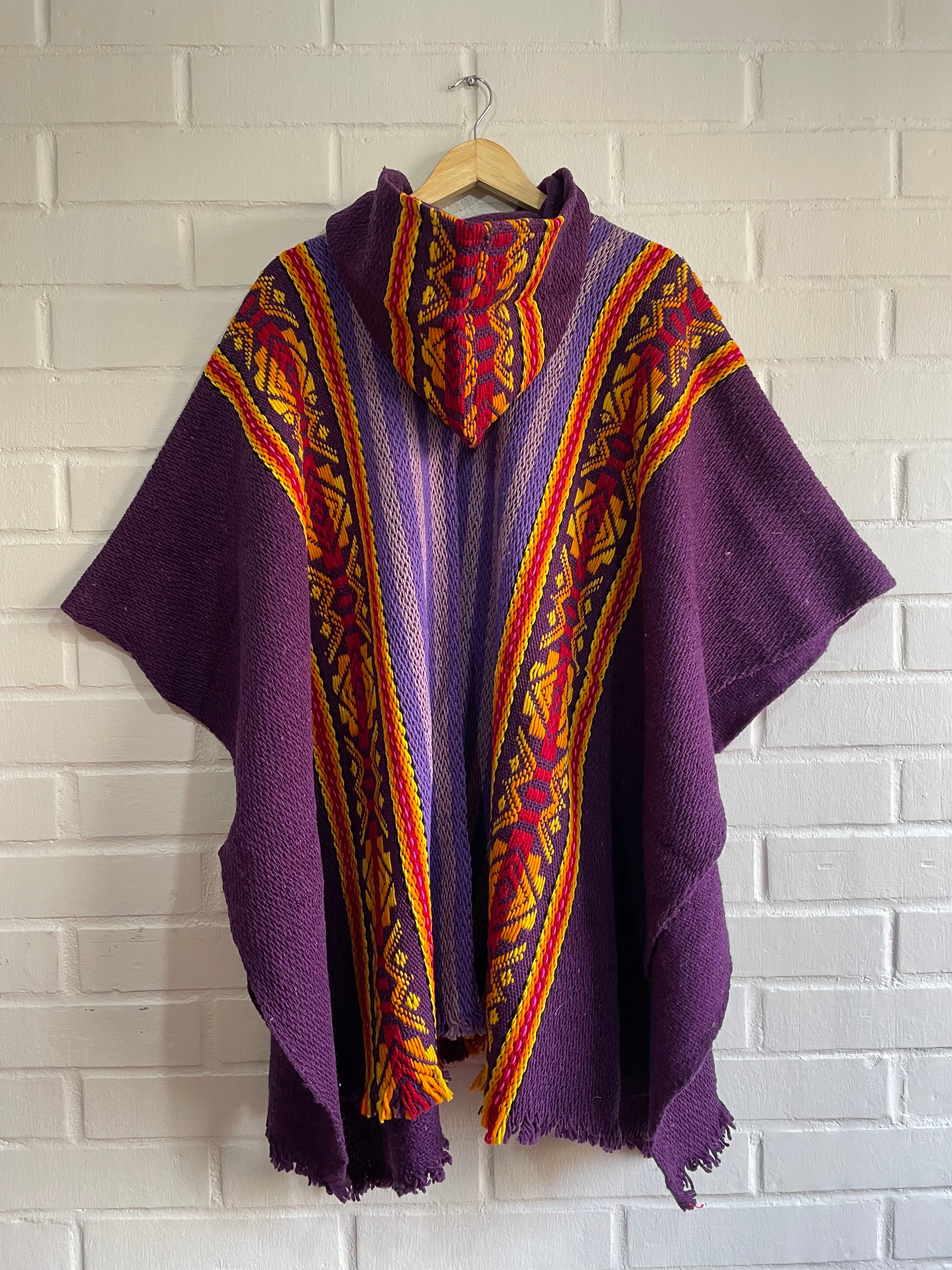 PONCHO DE OVEJA AURORA TRIBAL