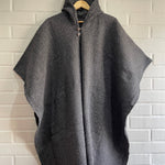 PONCHO DE OVEJA GRIS