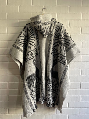 PONCHO DE OVEJA MANTO DEL HUEMUL