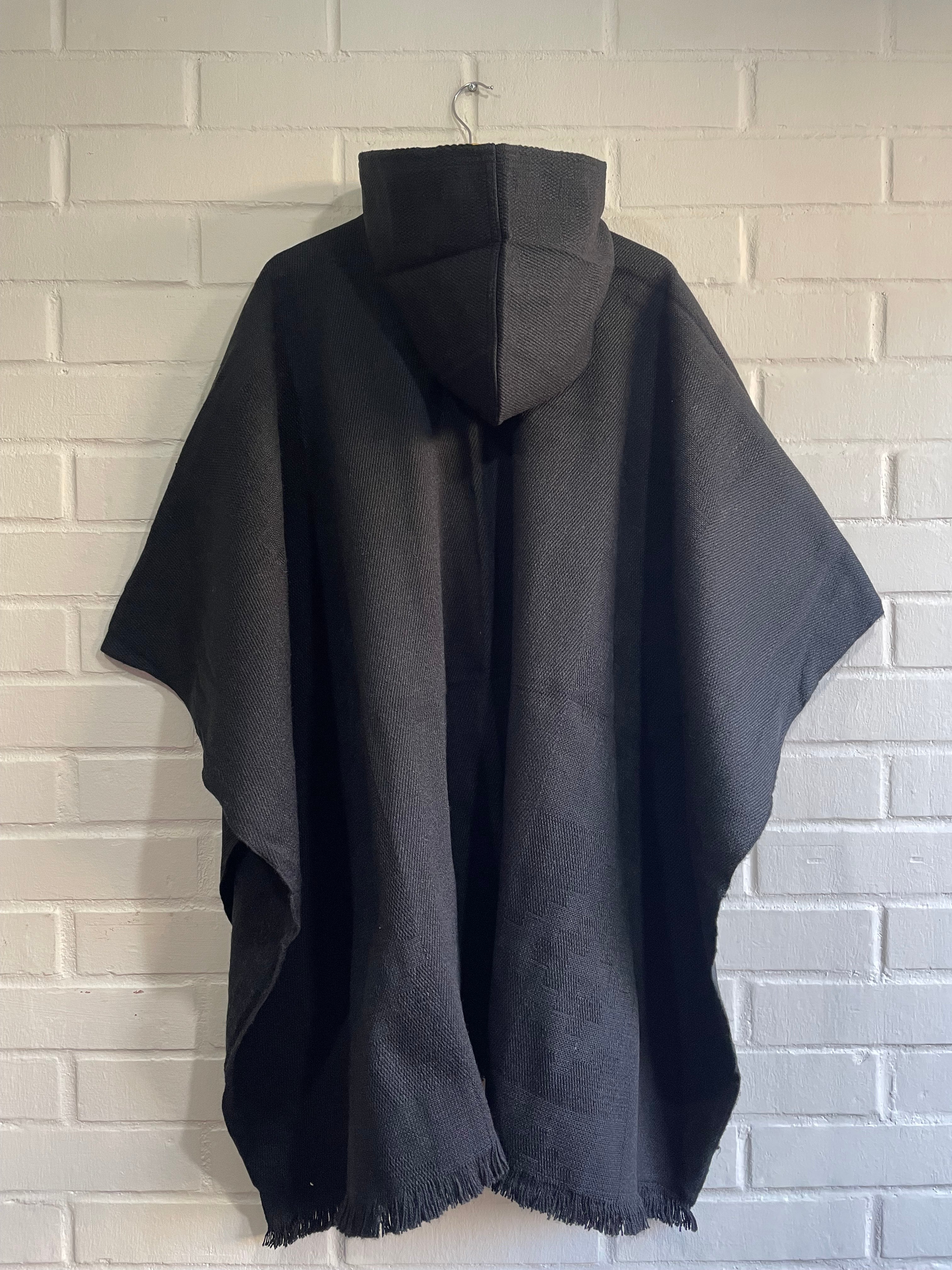 PONCHO ARAUCANO NEGRO MAPU