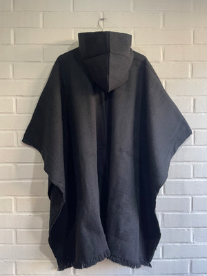 PONCHO ARAUCANO NEGRO MAPU