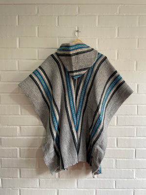 PONCHO DE OVEJA NIÑO TALLA 8-10