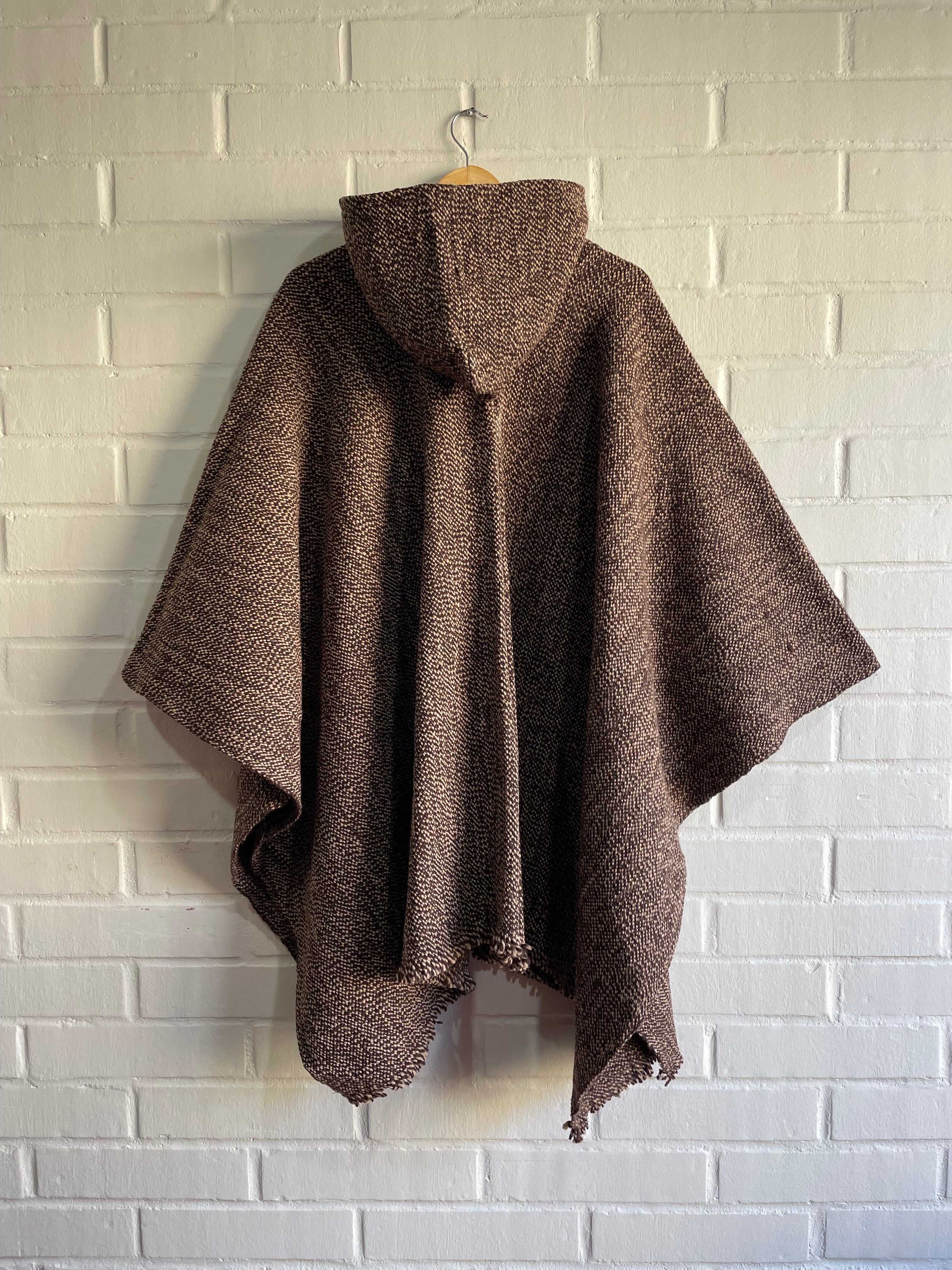 PONCHO HUASO CANELO