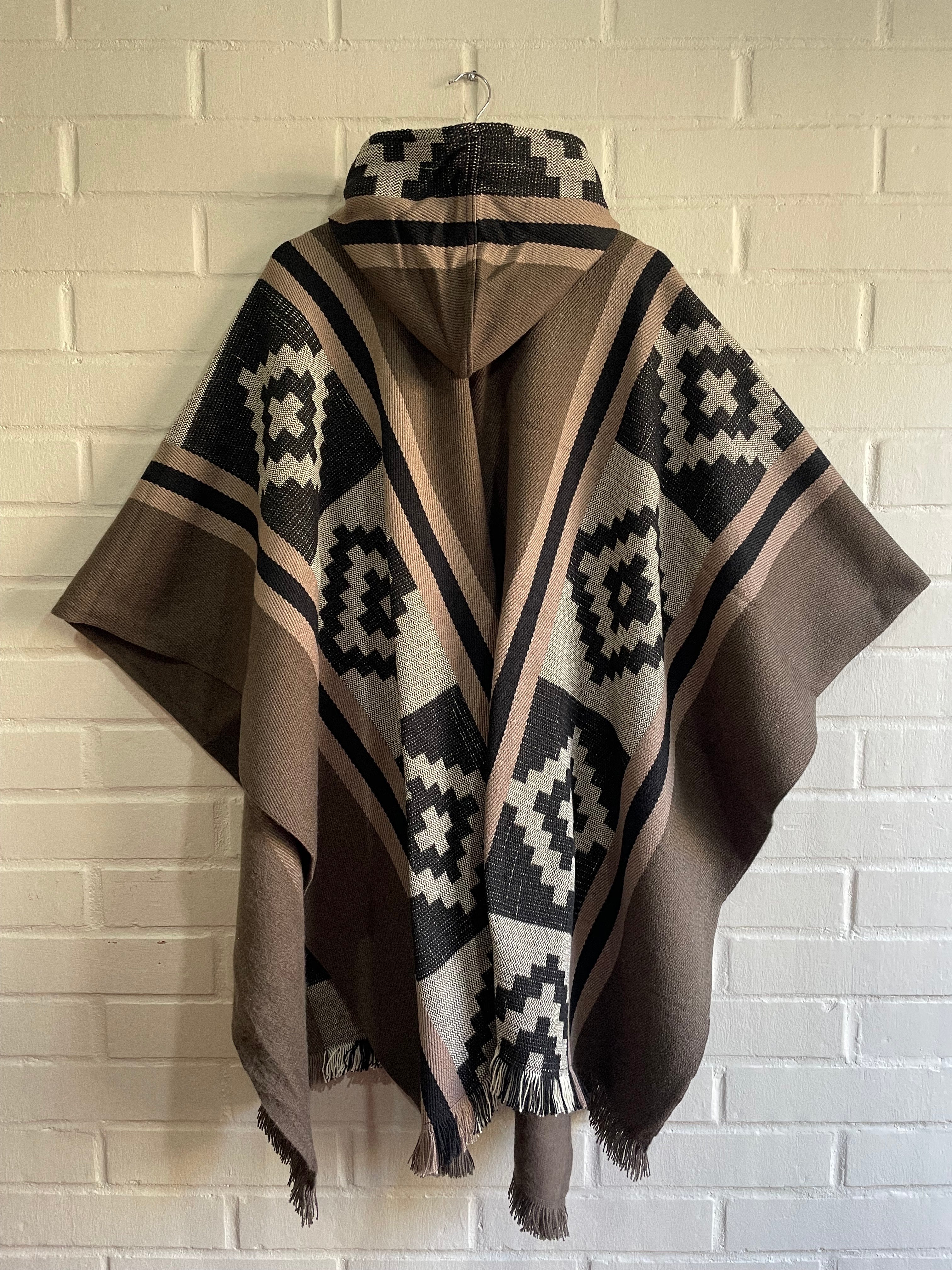 PONCHO ARAUCANO MADRE TIERRA