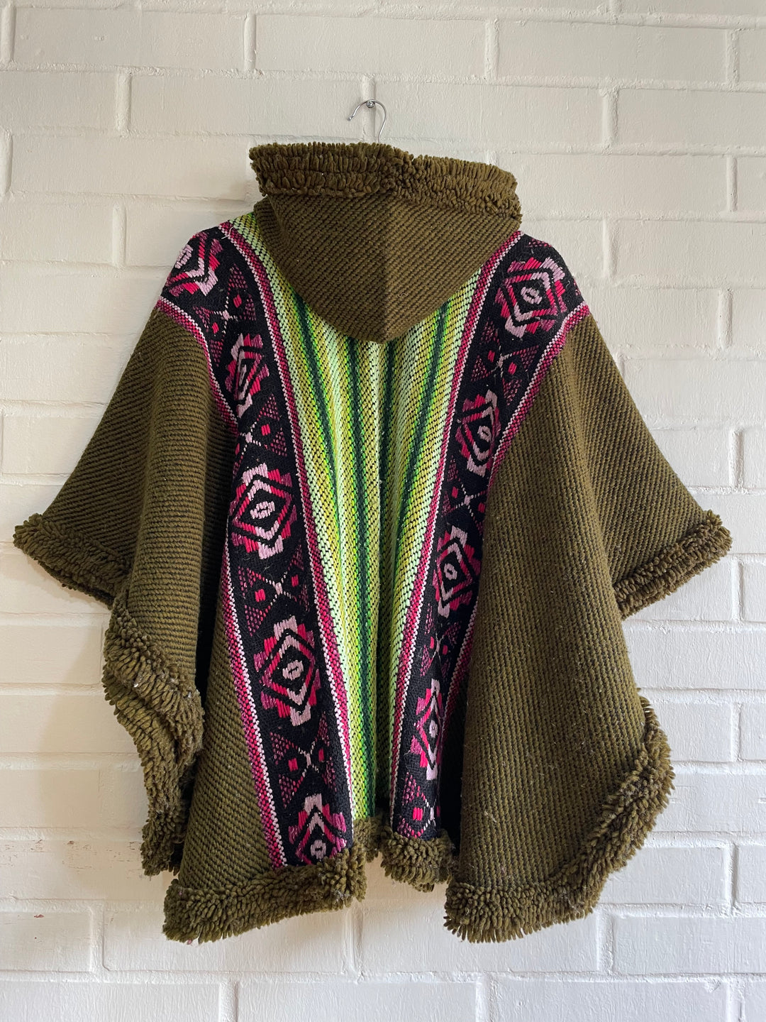 PONCHO LINDEZA BRISA DEL RIO
